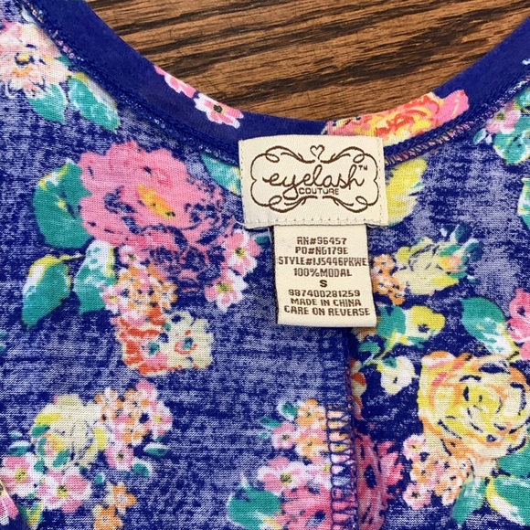 Floral tank - Picture 2 of 2